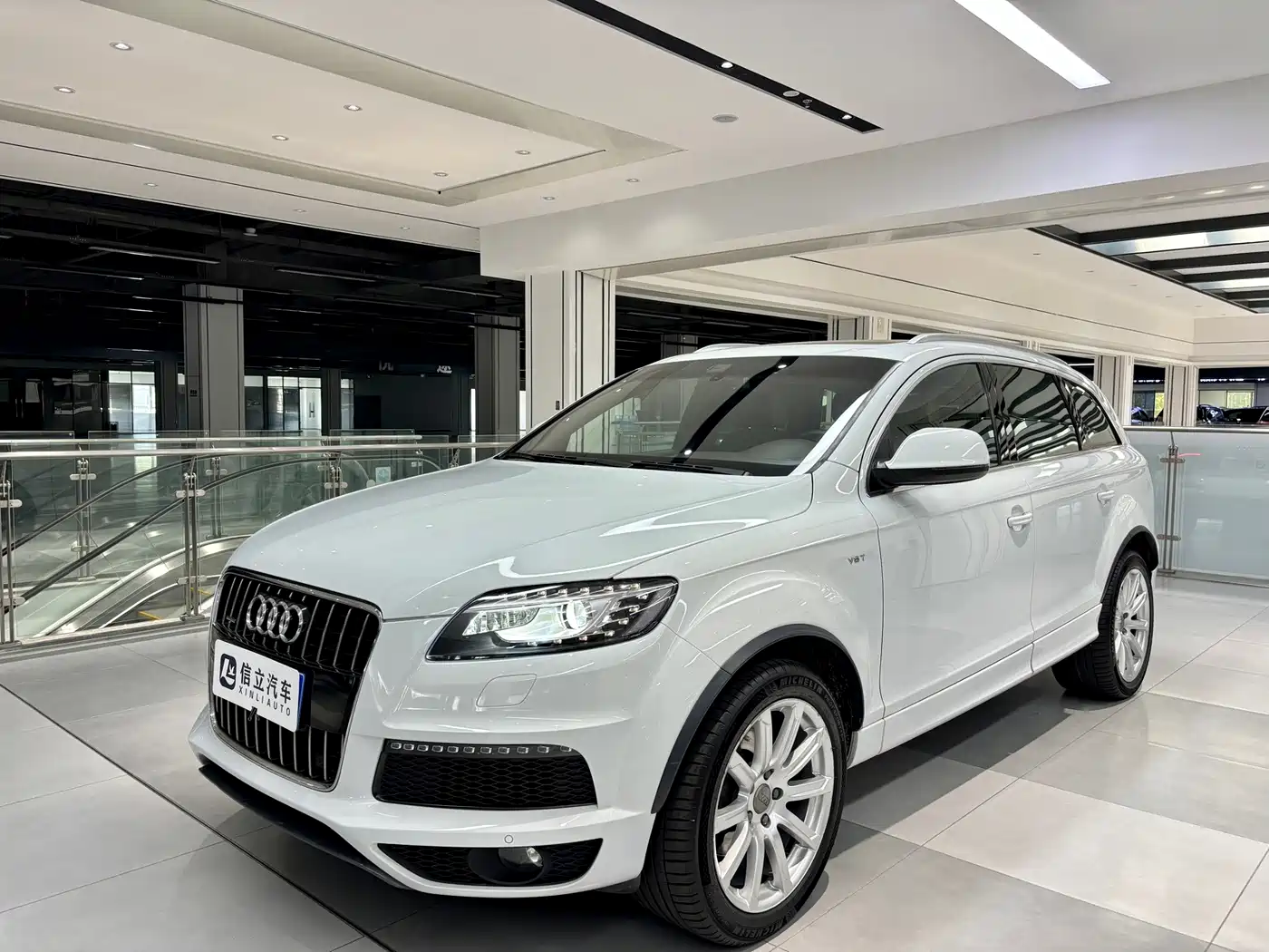 Фото 1 - Audi Q7