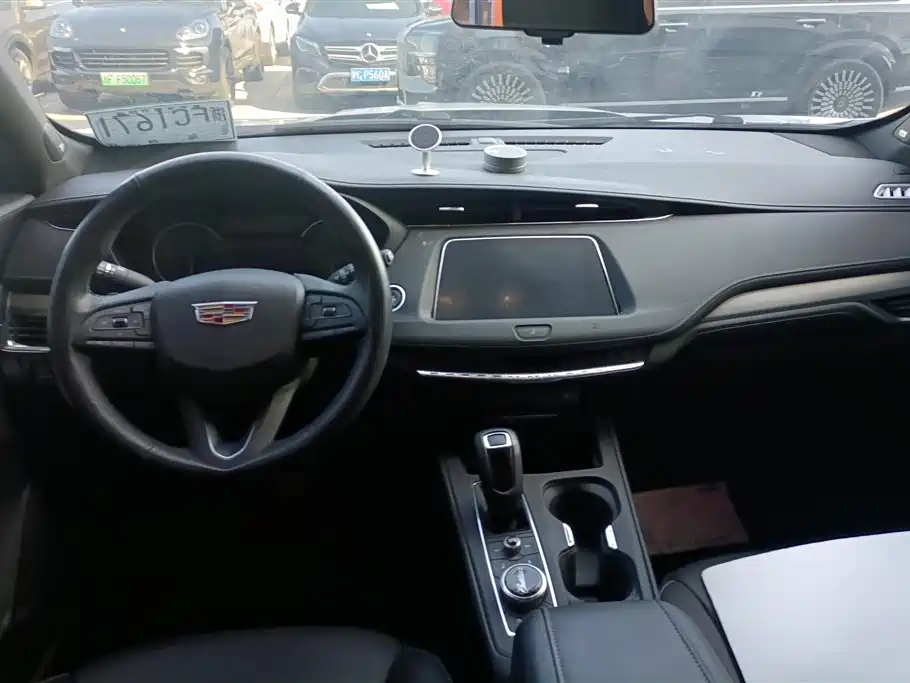 Cadillac XT4 2018 28T FWD Leading Edition фото 12