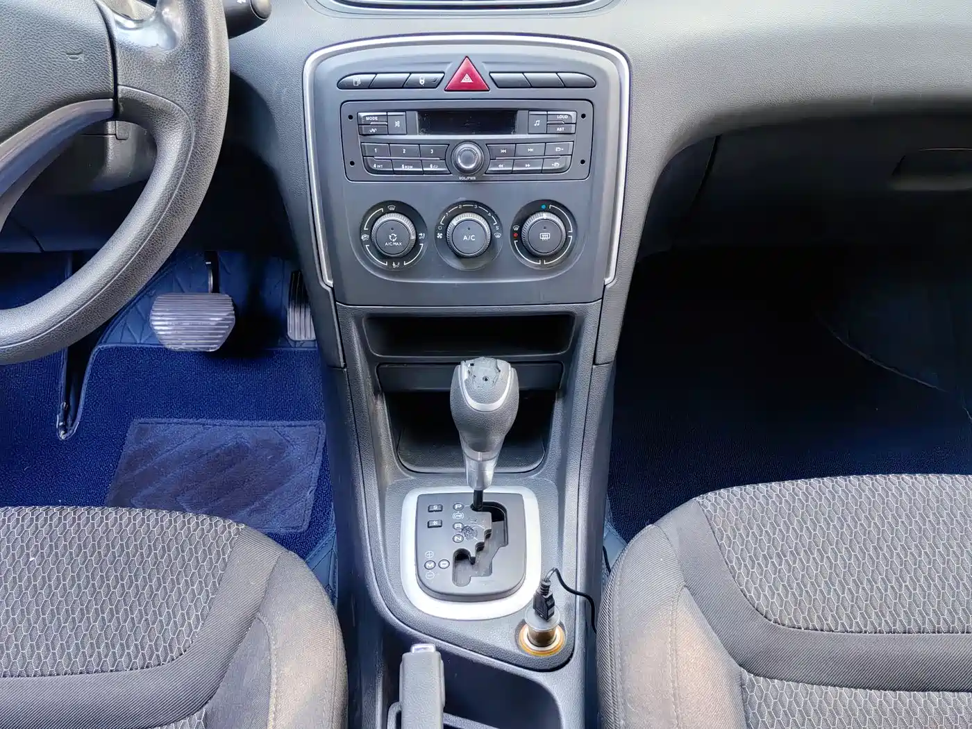 Peugeot 308 2014 Model Joy Edition Classic 1.6L Automatic Superior Style фото 8