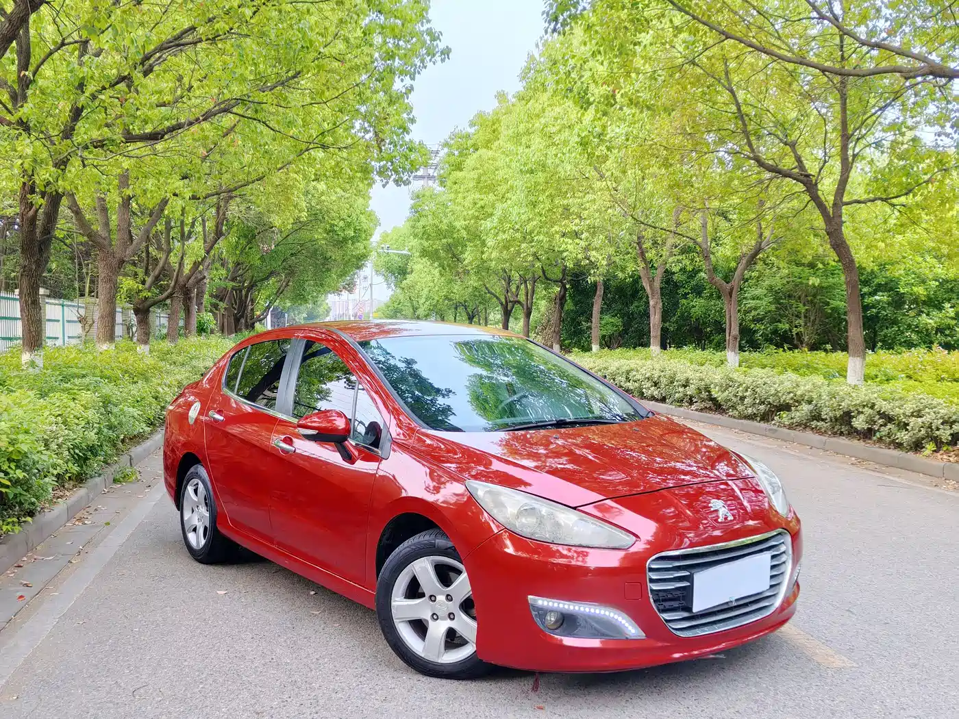 Peugeot 308 2014 Model Joy Edition Classic 1.6L Automatic Superior Style фото 2