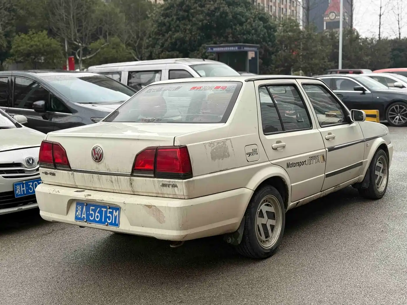 Volkswagen Jetta 2012 1.6L Avant-garde фото 6