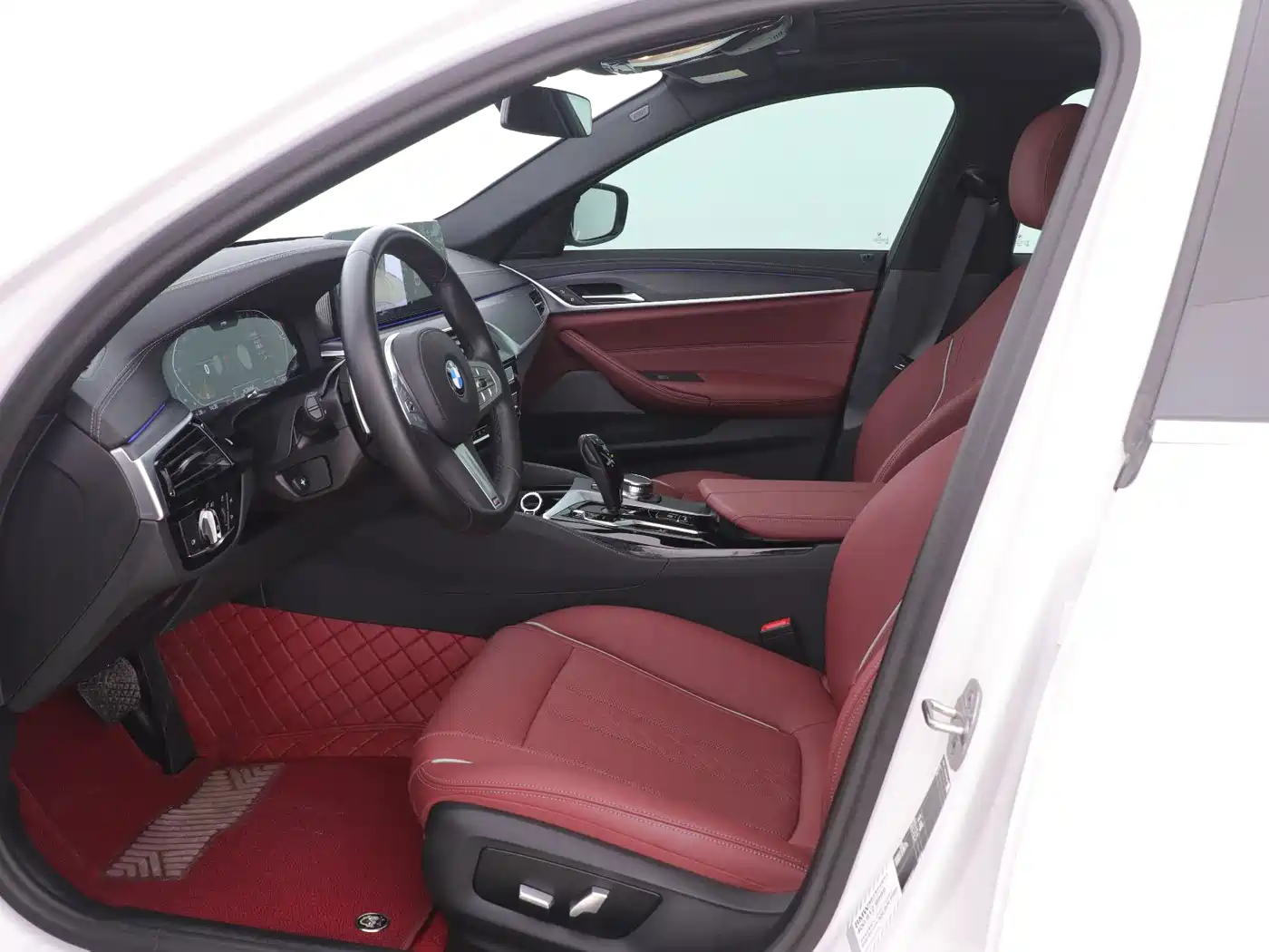 BMW 5 Series 2023 530Li Leading M Sport Package фото 8