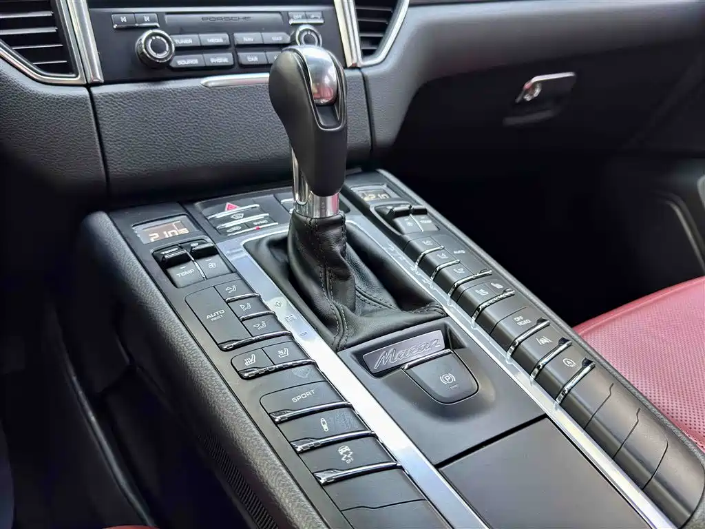 Porsche Macan 2017 Macan 2.0T фото 15