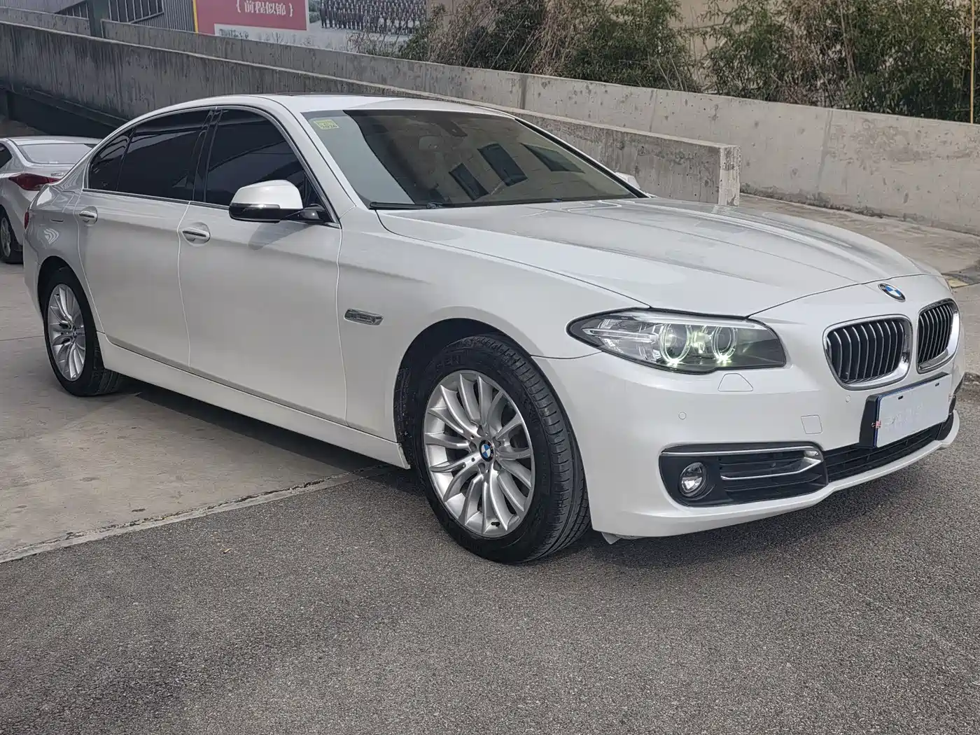 BMW 5 Series 2014 525Li Luxury Design Package фото 3