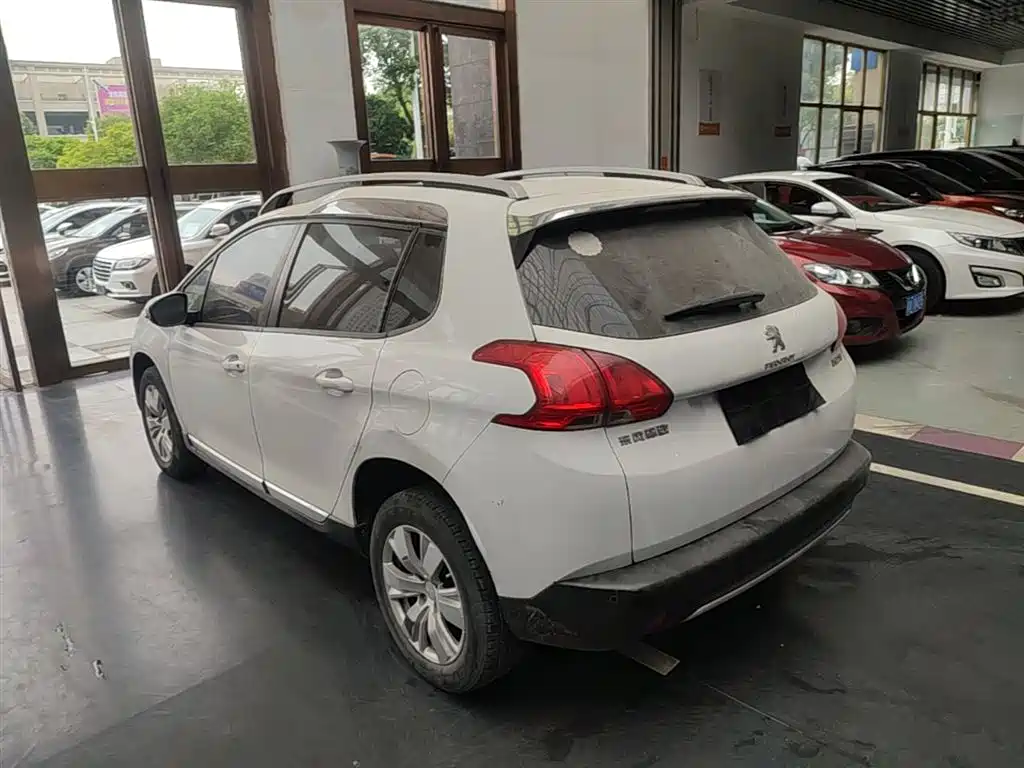 Peugeot 2008 2014 1.6L Automatic Fashion Edition фото 5