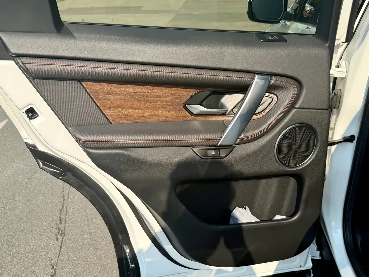 Land Rover Discovery Sport 2022 Model 249PS R-Dynamic SE Performance Tech Edition 5-Seater фото 8