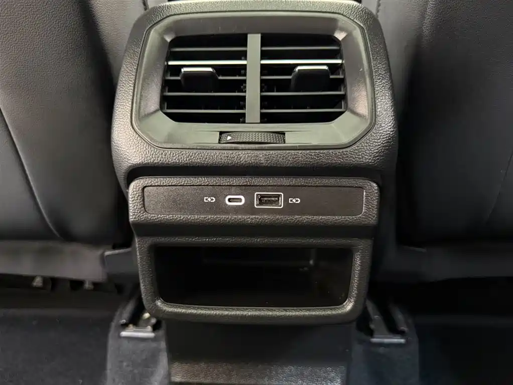Volkswagen Tharu 2022 280TSI FWD Luxury Edition фото 19