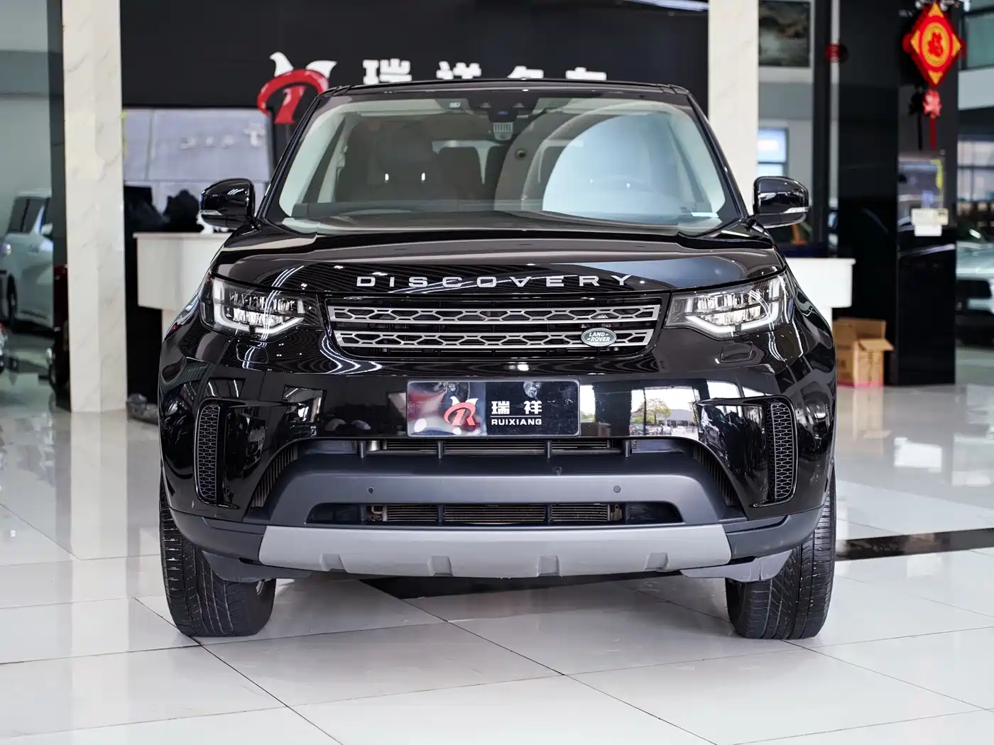 Land Rover Discovery 2019 3.0 SC V6 SE фото 2