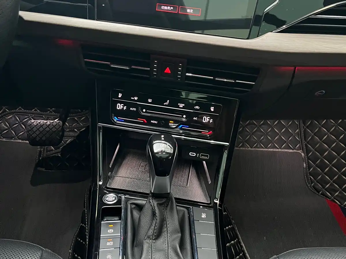 Volkswagen Passat 2021 Model 330TSI Luxury Edition фото 12