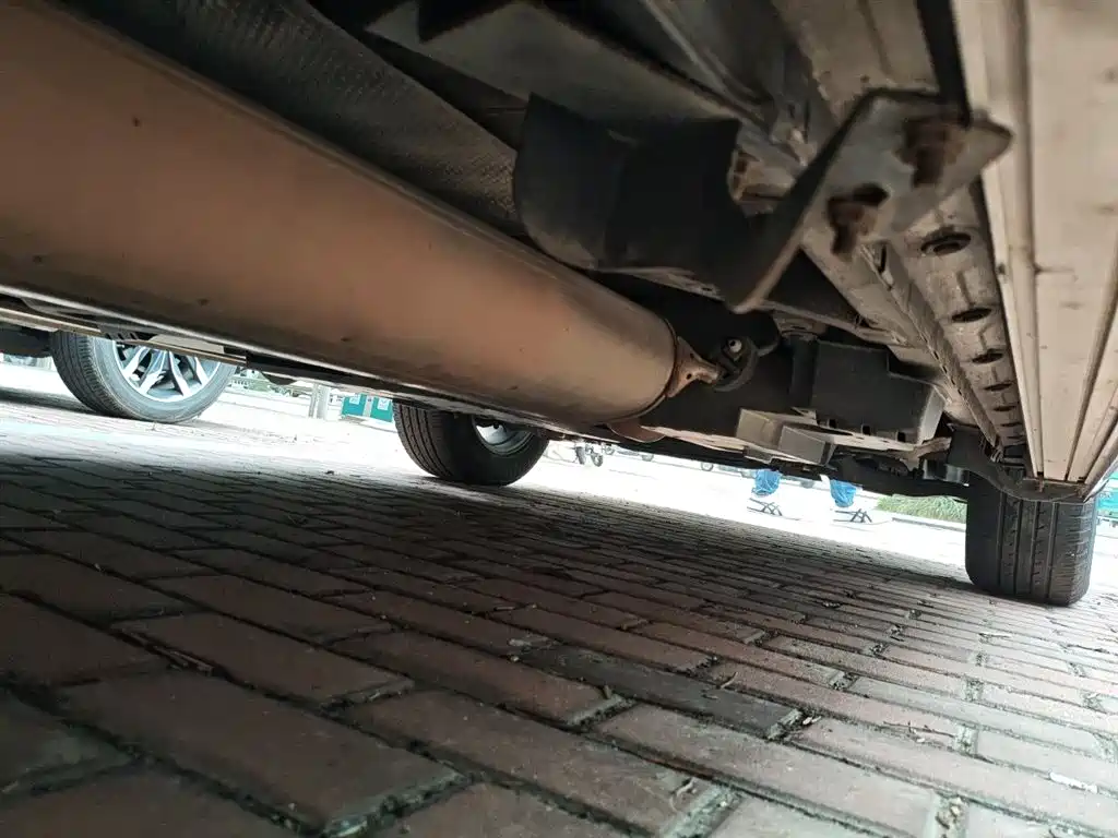 Toyota RAV4 Rongfang 2015 2.0L CVT 2WD Trend Edition фото 17