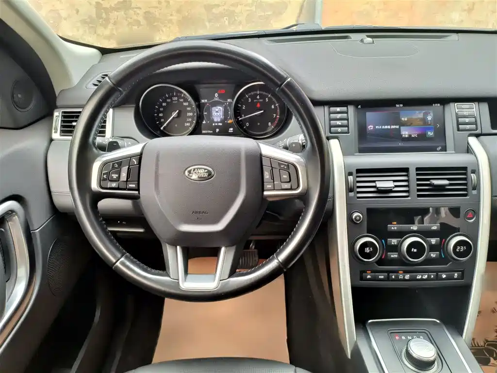 Land Rover Discovery Sport 2017 2.0T SE фото 10