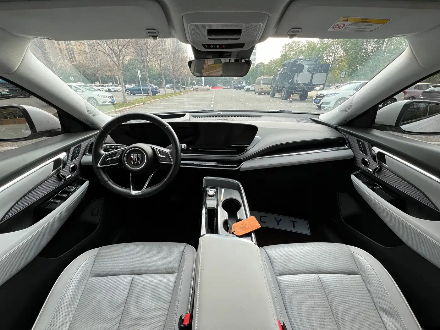 Фото 2 - Buick E5