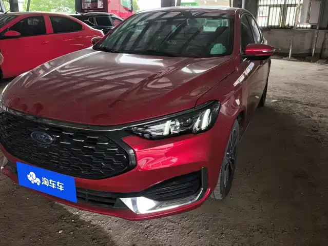 Ford Escort 1.5L, Автомат, Бриллиант