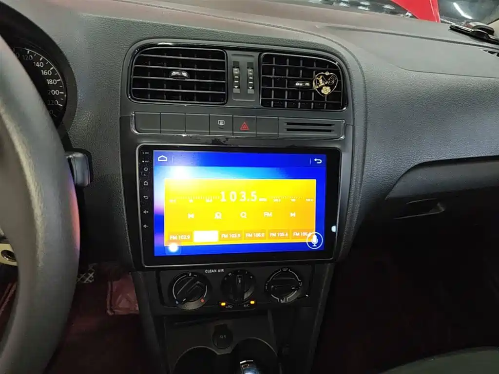 Volkswagen Polo 2016 1.4L Automatic Trend фото 13