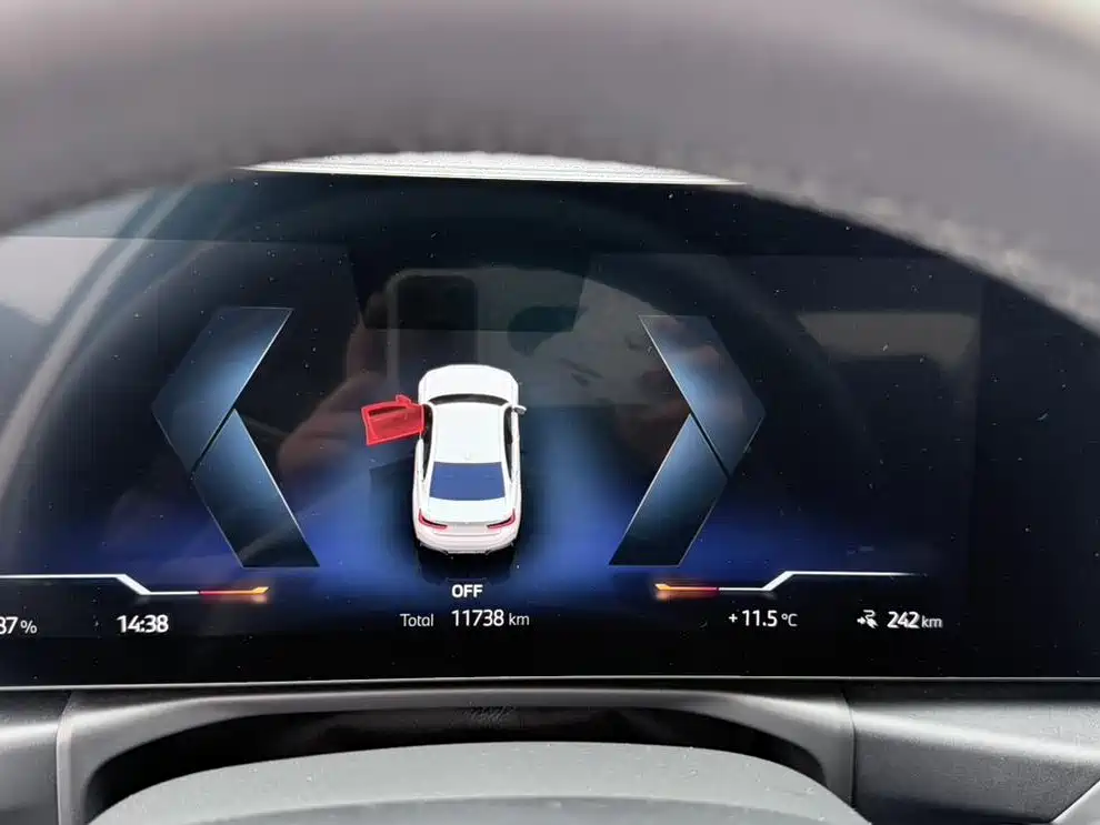 BMW i3 2022 eDrive 35 L фото 8