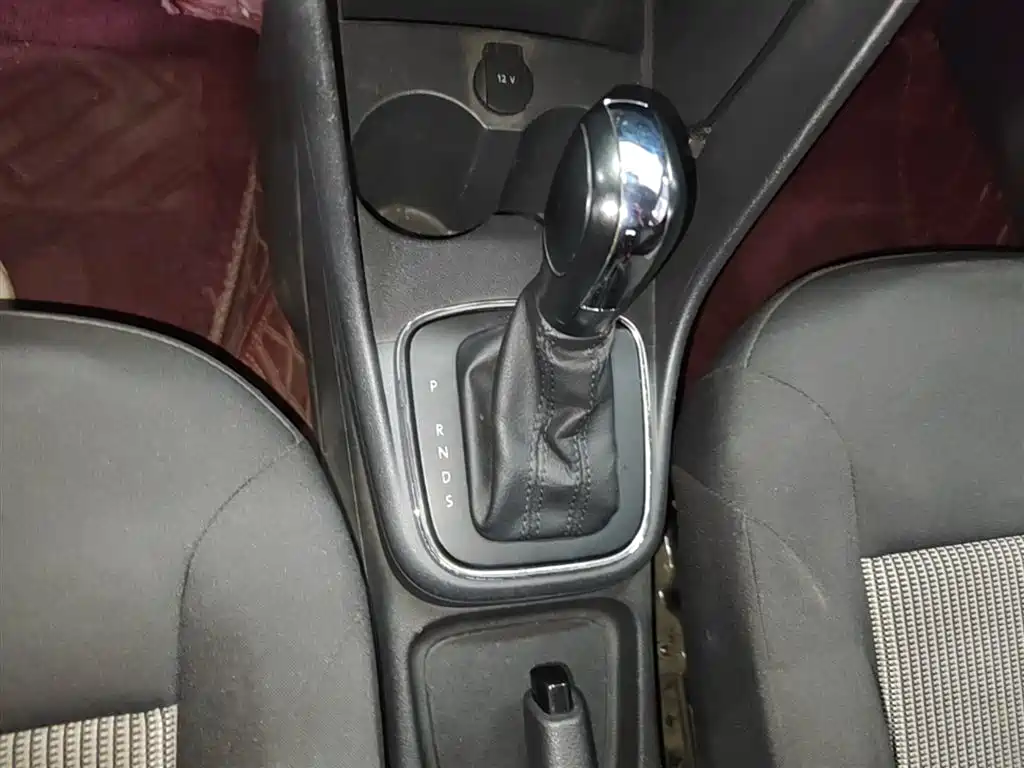 Volkswagen Polo 2016 1.4L Automatic Trend фото 14