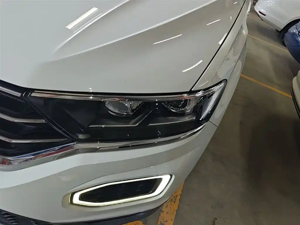 Volkswagen T-ROC 2020 230TSI DSG 2WD Progressive фото 24