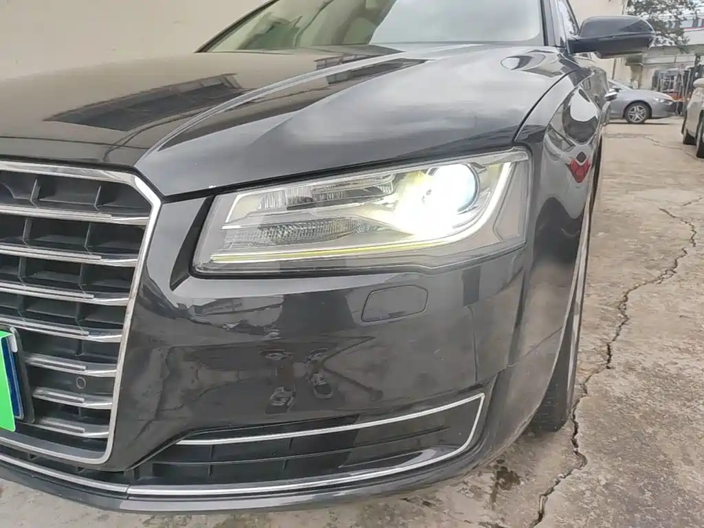Фото 24 - Audi A8