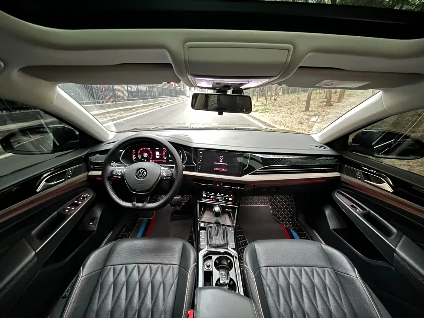 Volkswagen Passat 2021 Model 330TSI Luxury Edition фото 11
