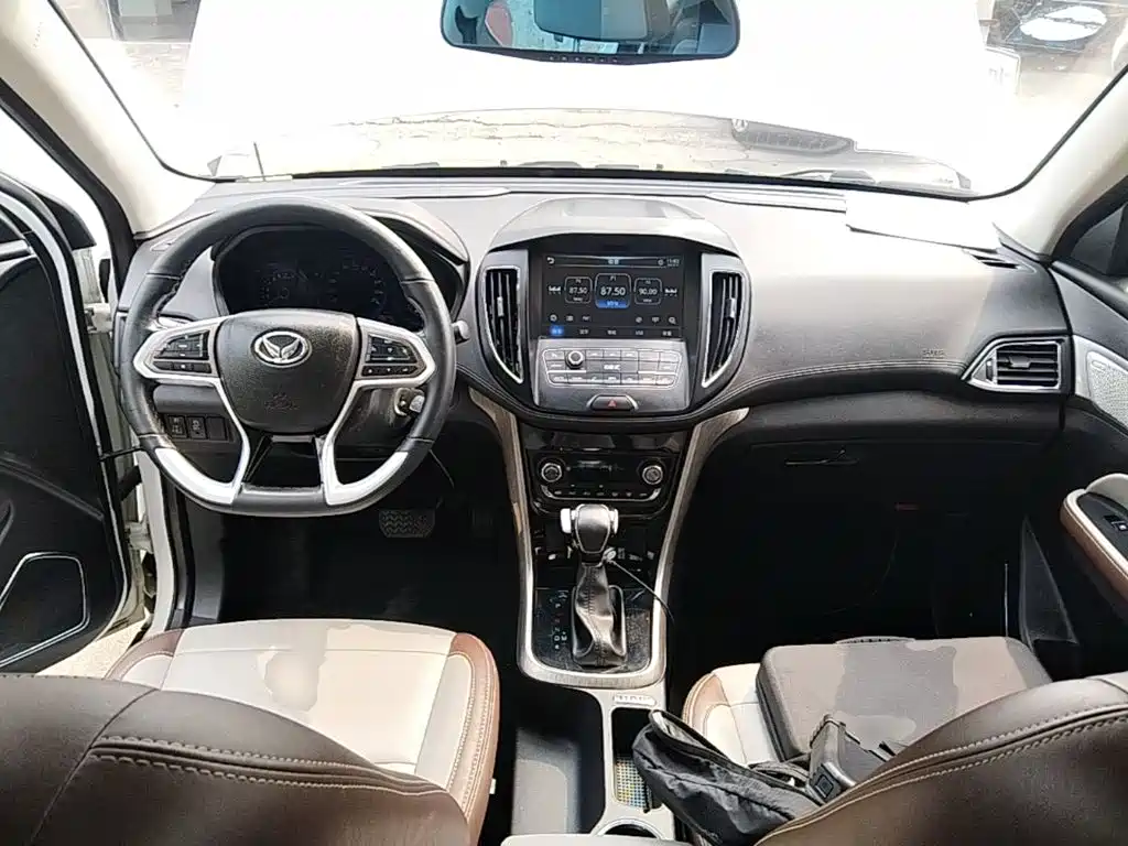 BAIC Huansu S5 2018 2017 1.3T CVT Luxury