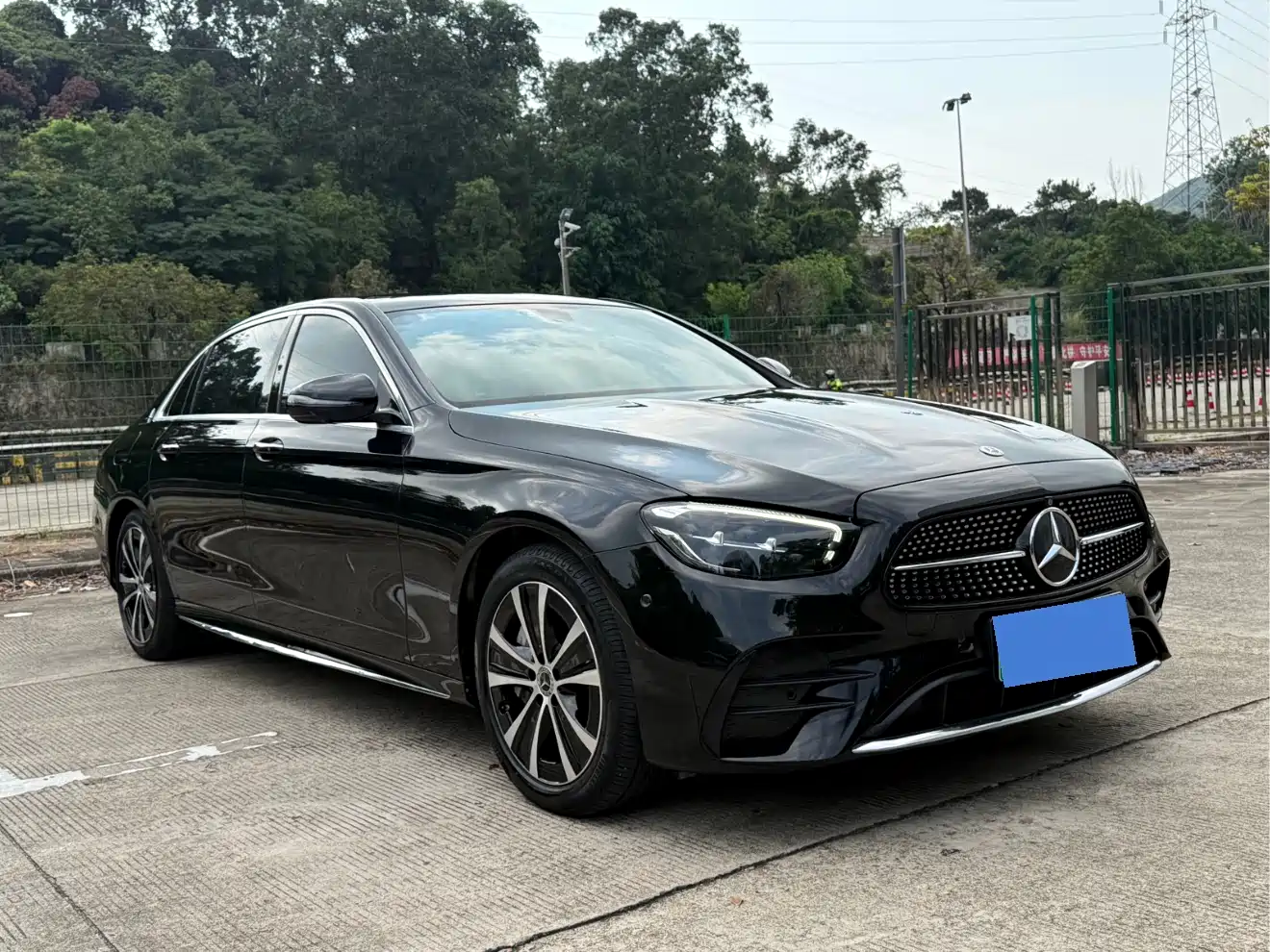 Mercedes-Benz E-Class New Energy 2022 Facelift II E 350 e L Plug-in Hybrid Sports Sedan фото 4