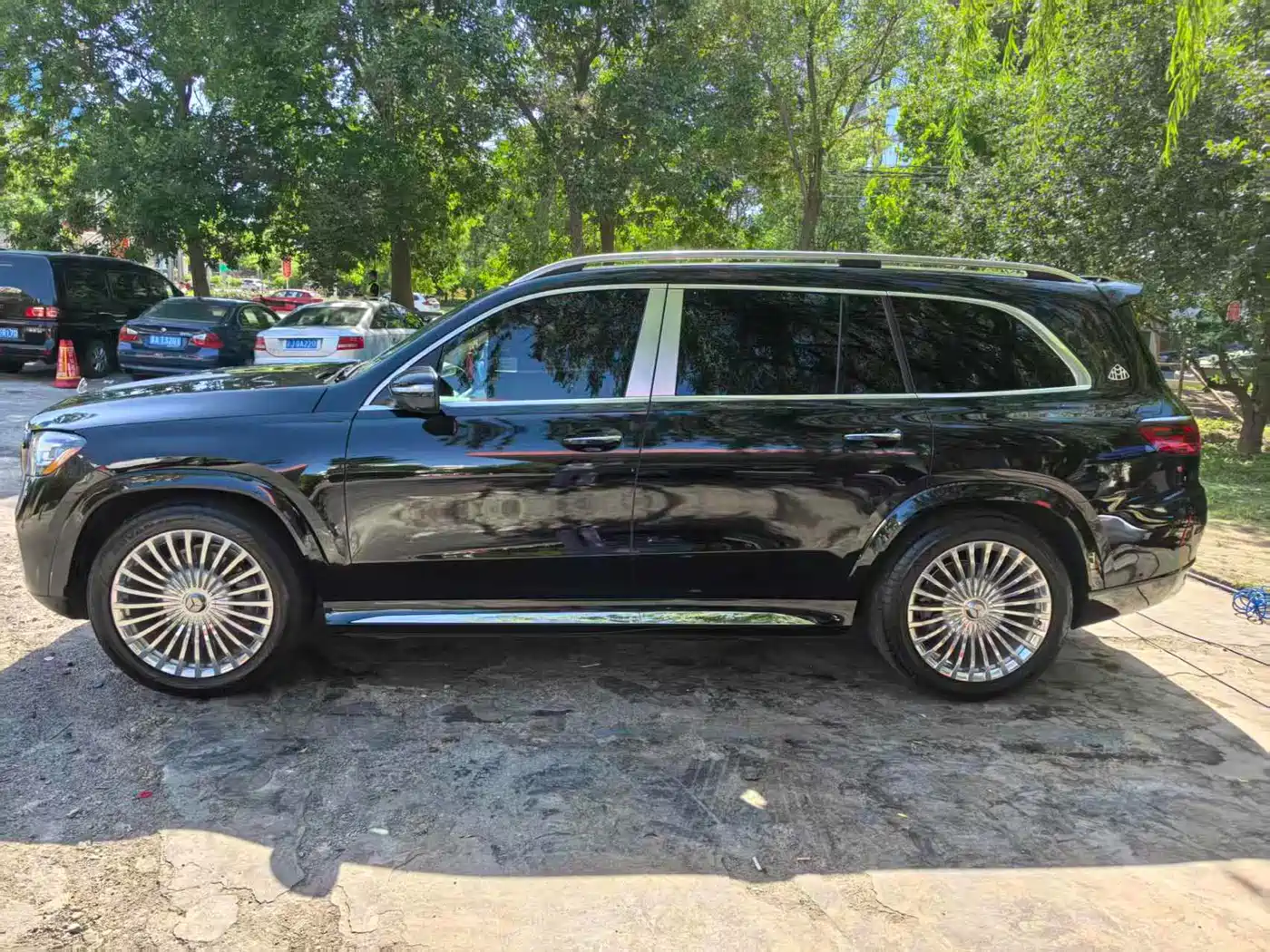 Mercedes-Benz GLS 2024 Model GLS 450 4MATIC Luxury фото 2