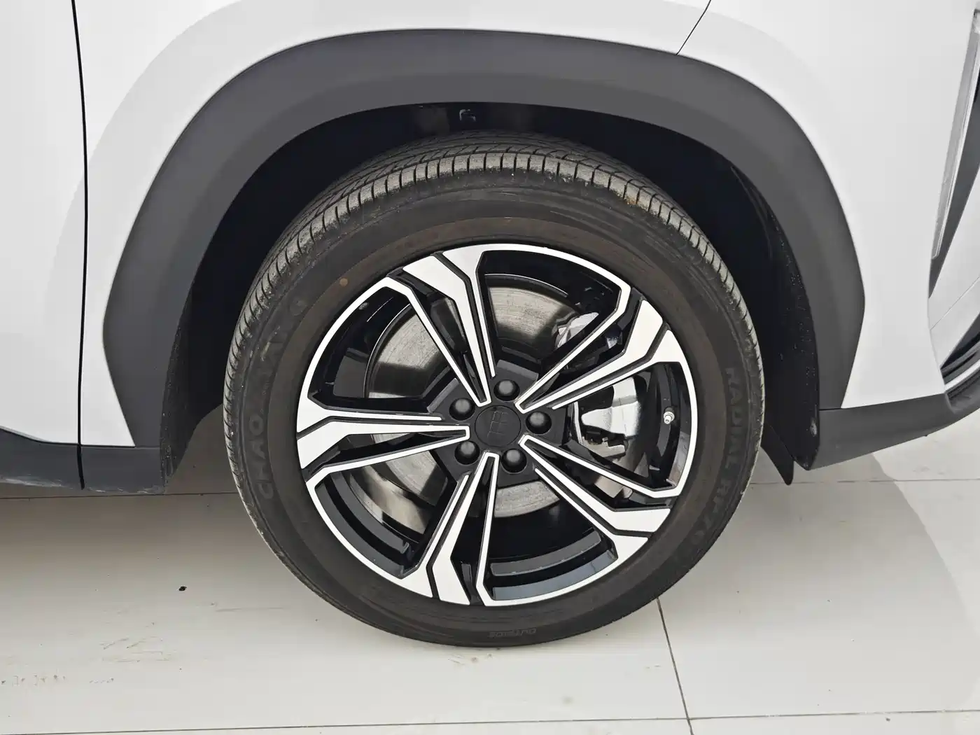 Geely Galaxy Galaxy L7 2025 EM-i 115km Explorer+ Edition фото 24