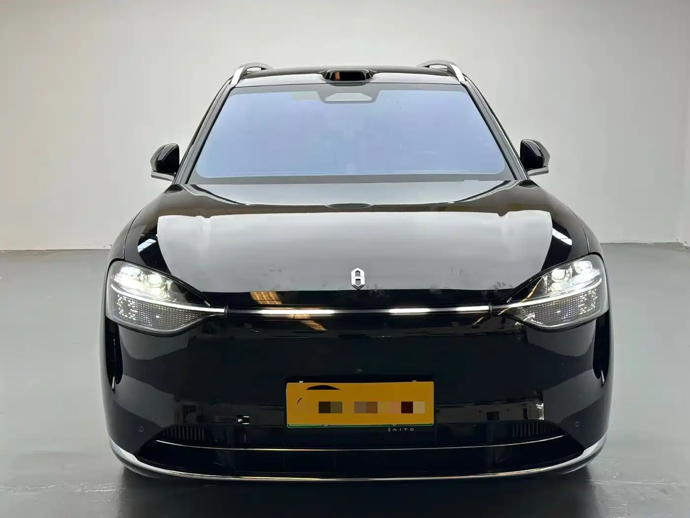 AITO Wenjie AITO M9 2024 Extended Range Ultra 42kWh 6-Seater фото 2