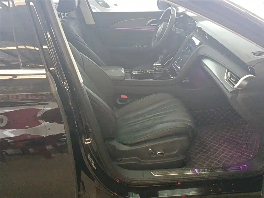 Hongqi H5 2024 2.0T Automatic Smart Connect Flag Smooth Edition фото 25
