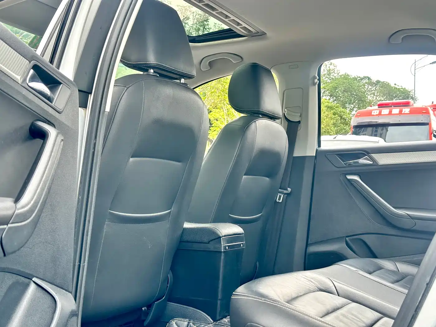 Volkswagen Jetta 2015 1.6L Automatic Luxury фото 33