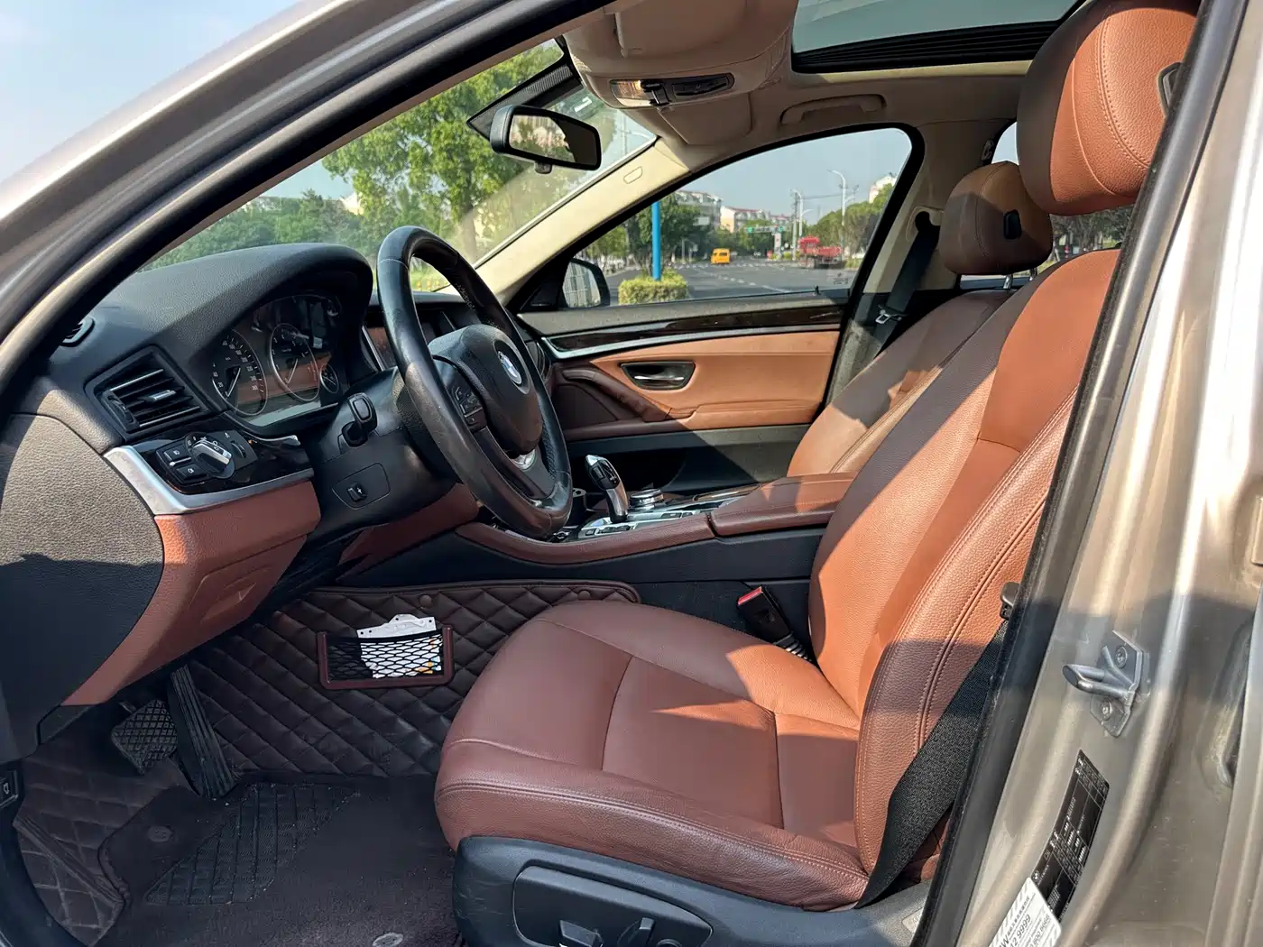 BMW 5 Series 2014 528Li Leading Edition фото 7