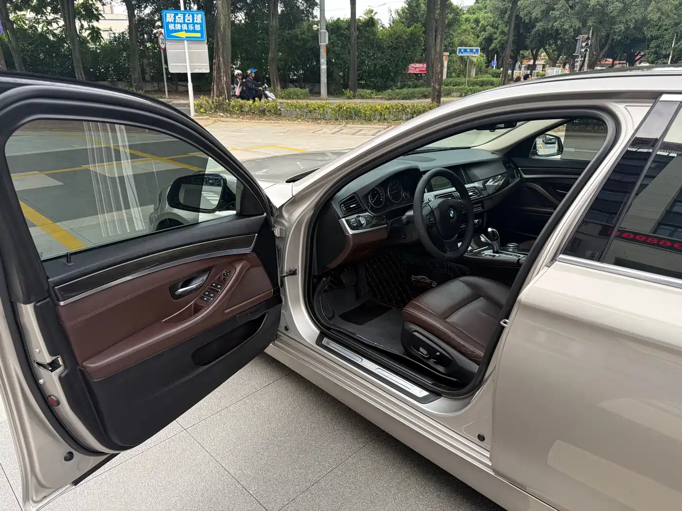 BMW 5 Series 2014 525Li Luxury Design Package фото 11