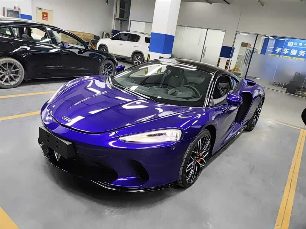 McLaren GT