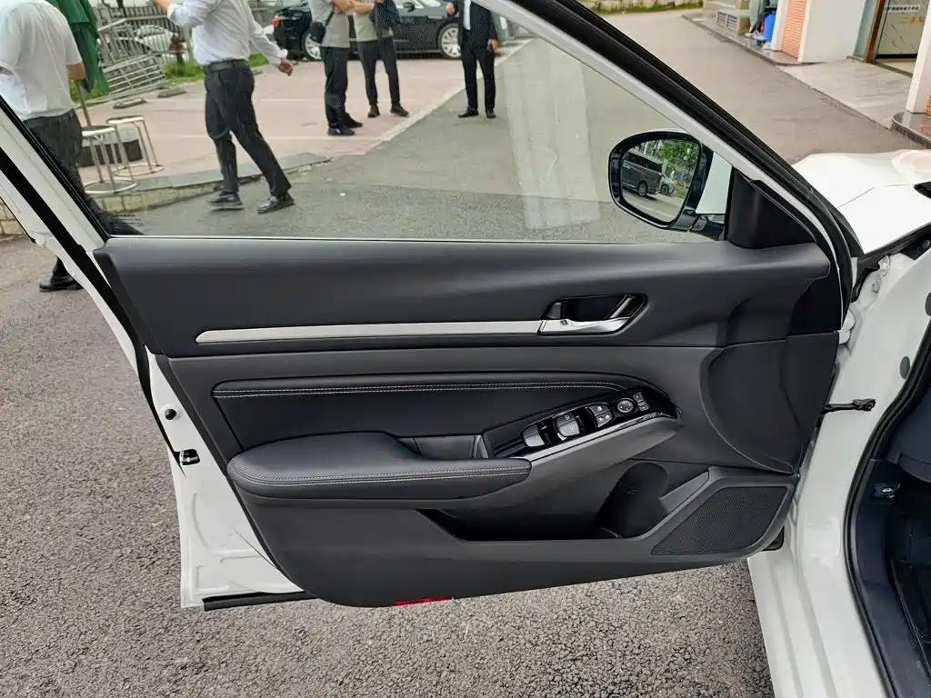 Photo 6 - Nissan Teana