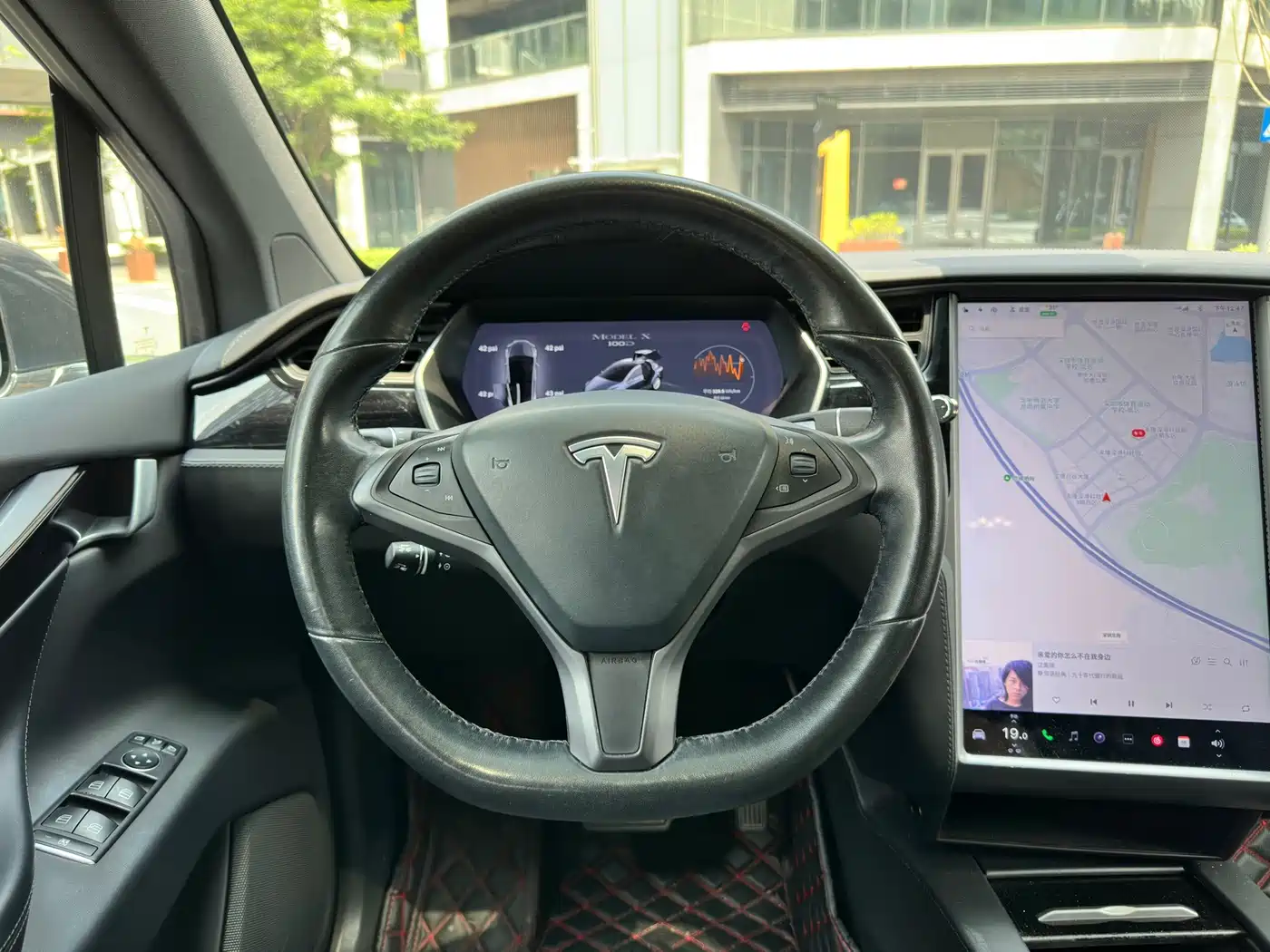 Фото 15 - Tesla Model X