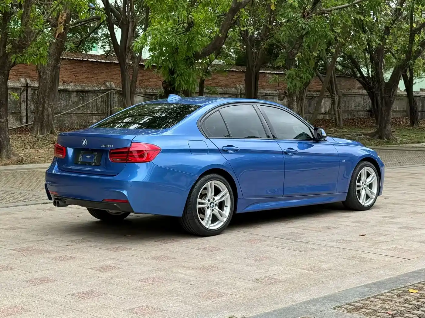 BMW 3 Series 2017 320i M Sport фото 9