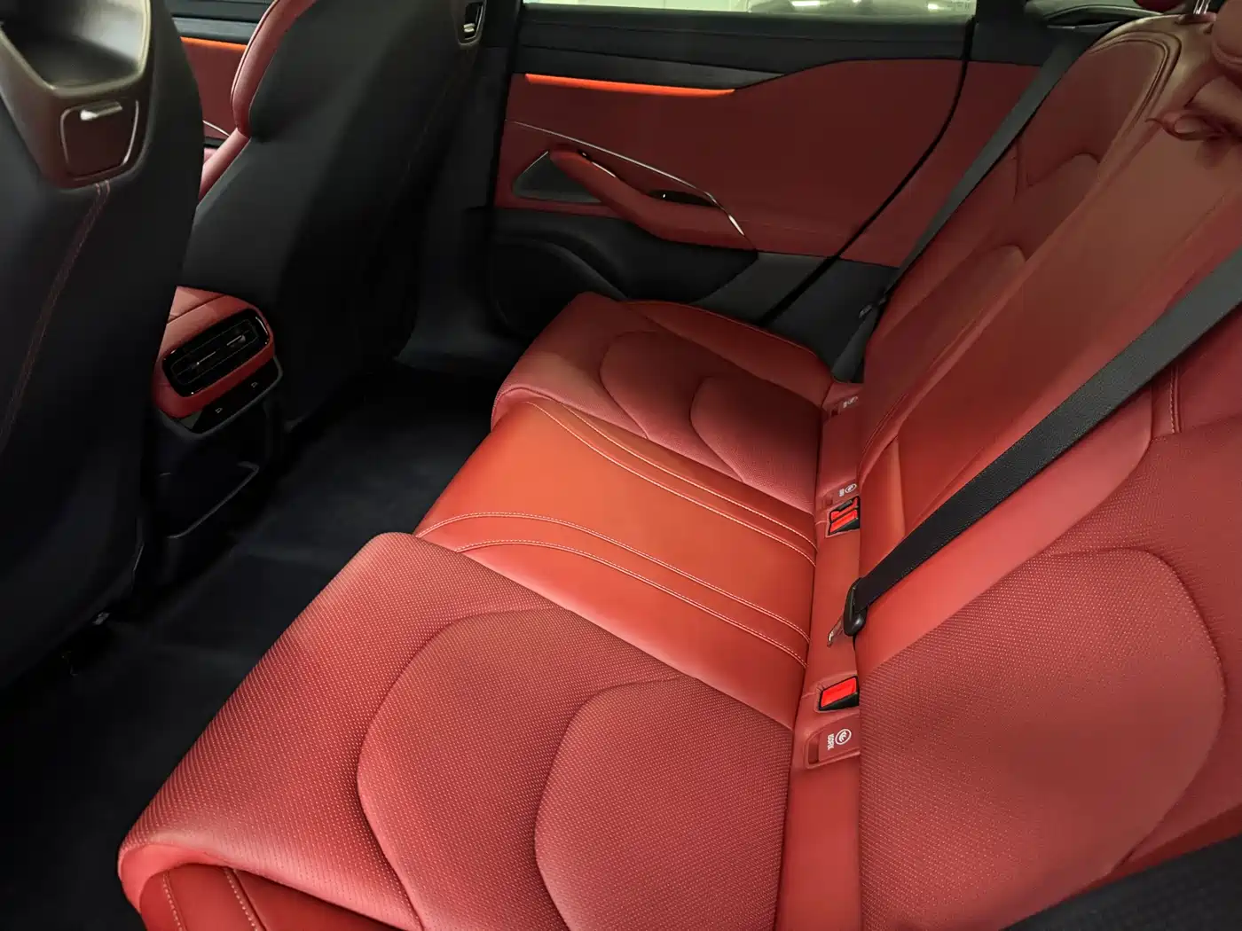 Xiaomi Auto Xiaomi SU7 2024 AWD Extended Range Advanced Smart Driving Max Edition фото 6