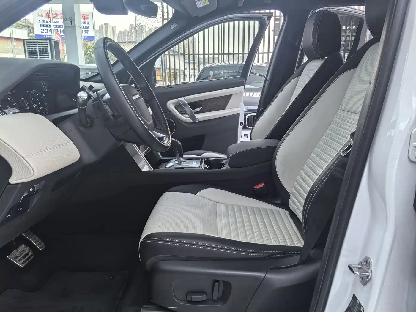 Land Rover Discovery Sport 2020 249PS R-Dynamic Performance фото 11