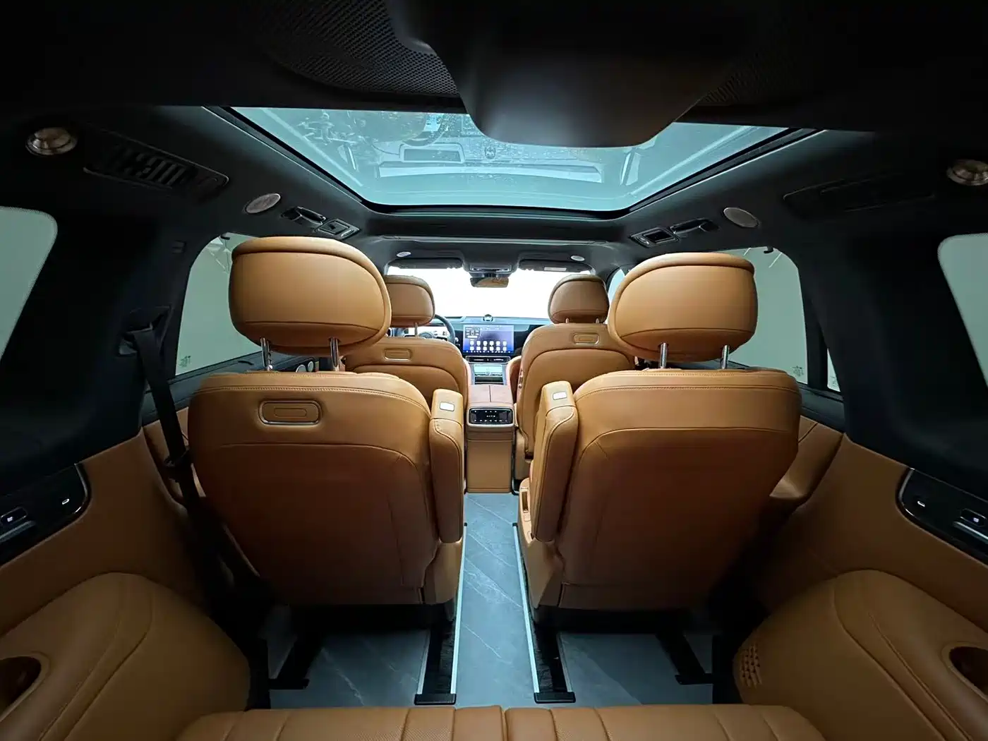 AITO Wenjie AITO M9 2024 Extended Range Ultra 42kWh 6-Seater фото 7