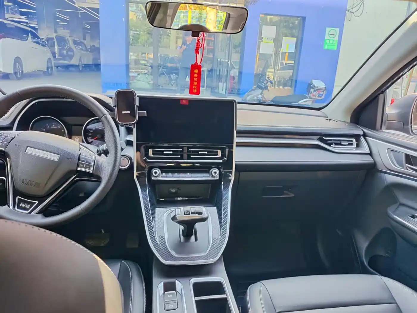 Haval M6 2023 PLUS 1.5T DCT Luxury Smart Connect фото 2