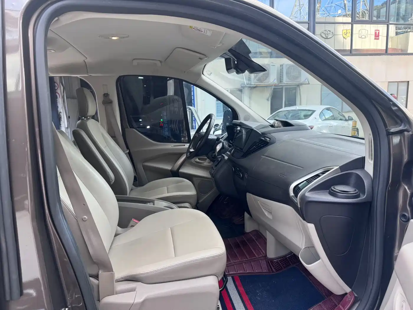 Ford Tourneo 2017 2.0T Automatic Smart Elite Edition фото 9