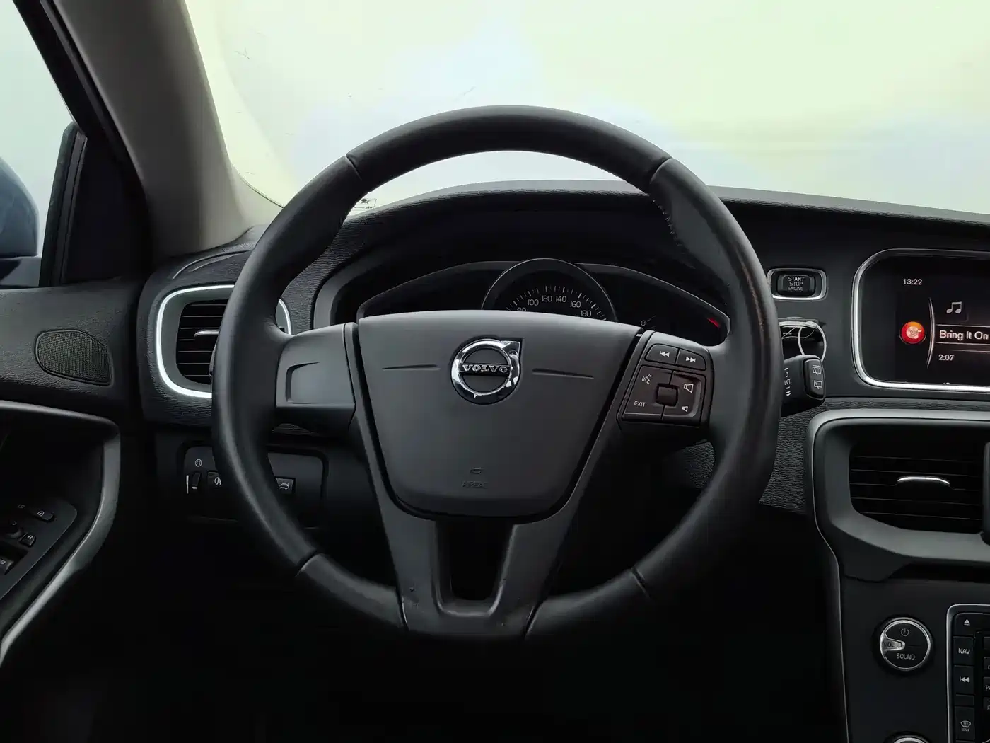 Volvo V40 2018 2017 T3 Momentum