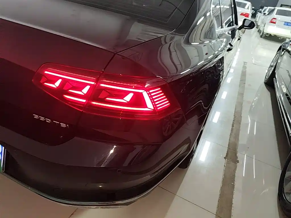 Volkswagen Magotan 2023 Model 2 Million Commemorative Edition 330TSI DSG Luxury фото 24