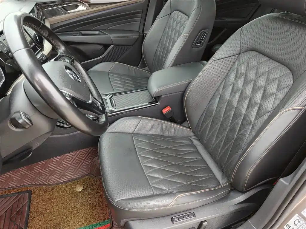 Volkswagen Passat 2019 330TSI Luxury Edition China VI фото 11