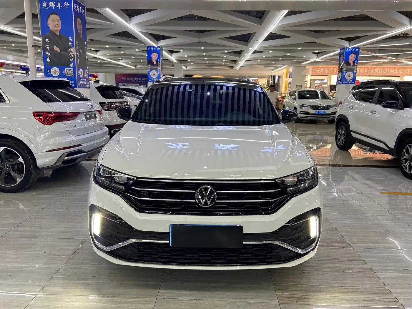Volkswagen T-ROC 2022 280TSI DSG 2WD R-Line Pro PLUS фото 2