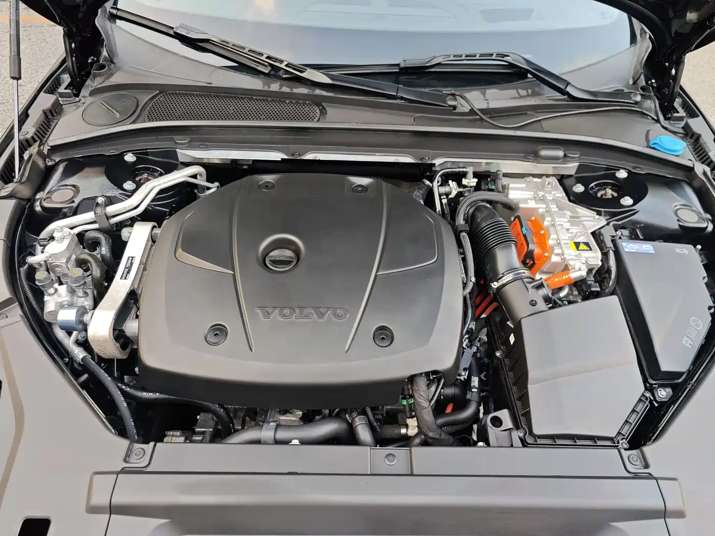 Volvo S90 Plug-in Hybrid 2024 2025 Plug-in Hybrid AWD Long Range Zhiya Luxury Edition