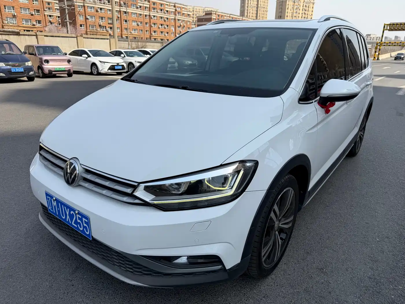 Volkswagen Touran 2018 Touran L 280TSI DSG Frontier Edition 7-Seater China V фото 2