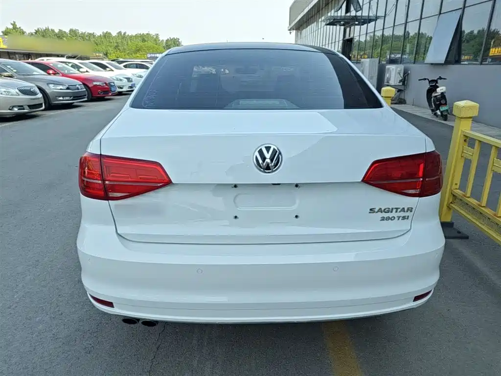 Volkswagen Sagitar 2018 280TSI DSG Luxury фото 6
