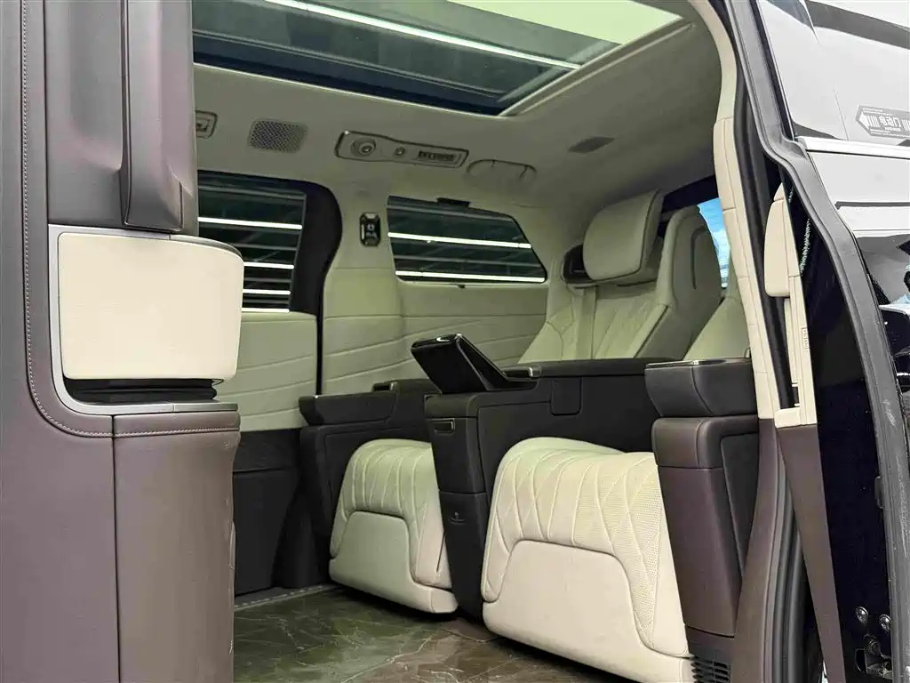 Denza D9 2025 2024 PIONEER 4-Seater Pioneer Edition
