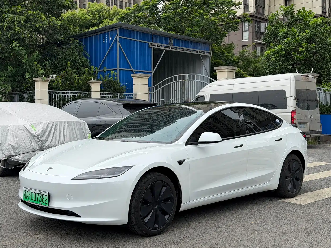 Tesla Model 3 2025 Model Year Facelift Rear-Wheel Drive